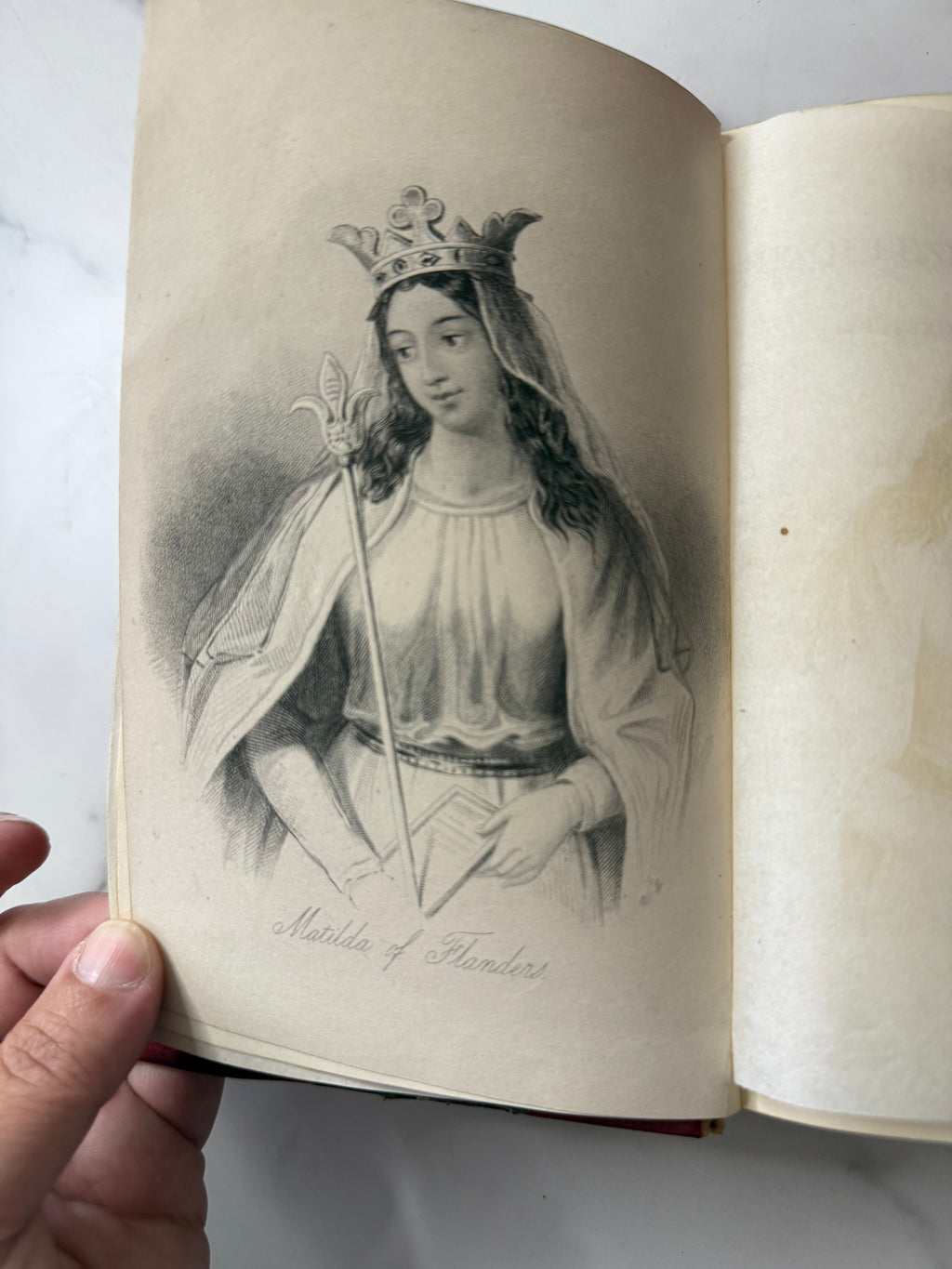 Lives of the Queens of England by Agnes Strickland